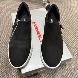 Vaneli Black Shoes Narrow